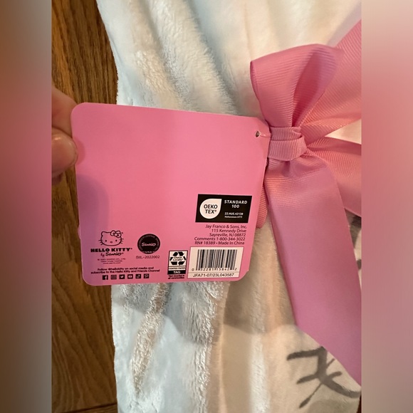 Hello Kitty Bundle Pink & Grey Gingham Throw Blanket and Thermal Travel Mug - Picture 15 of 15
